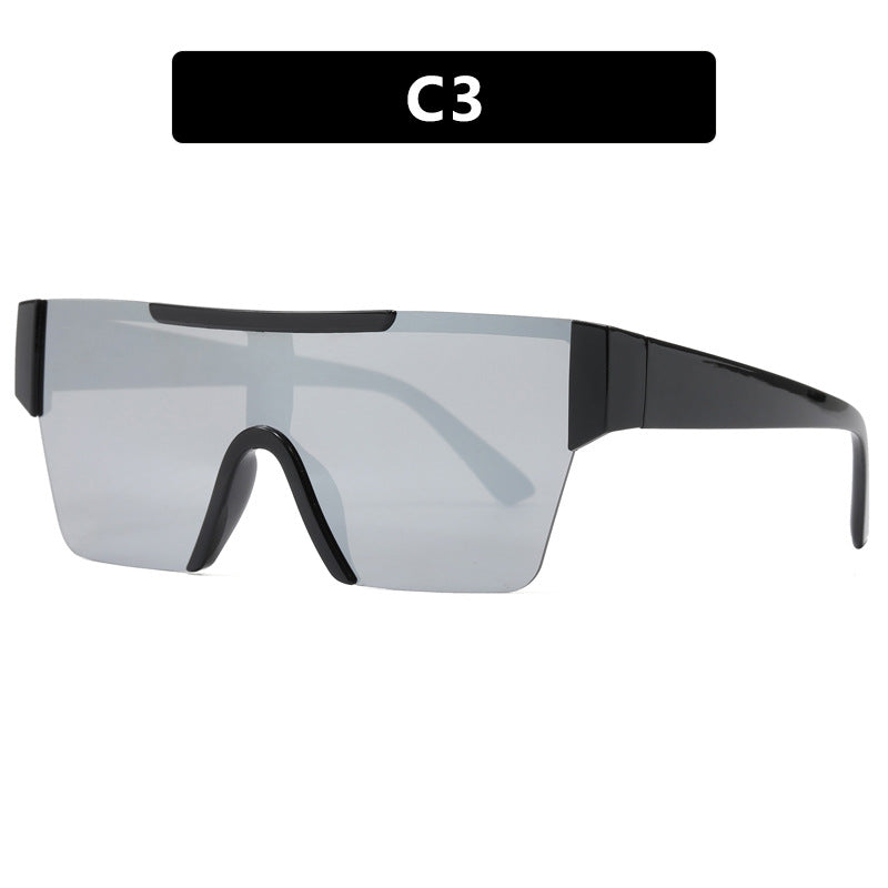 Dame futuristisk sportssolbrille med UV-beskyttelse og bred glassflate Skanto
