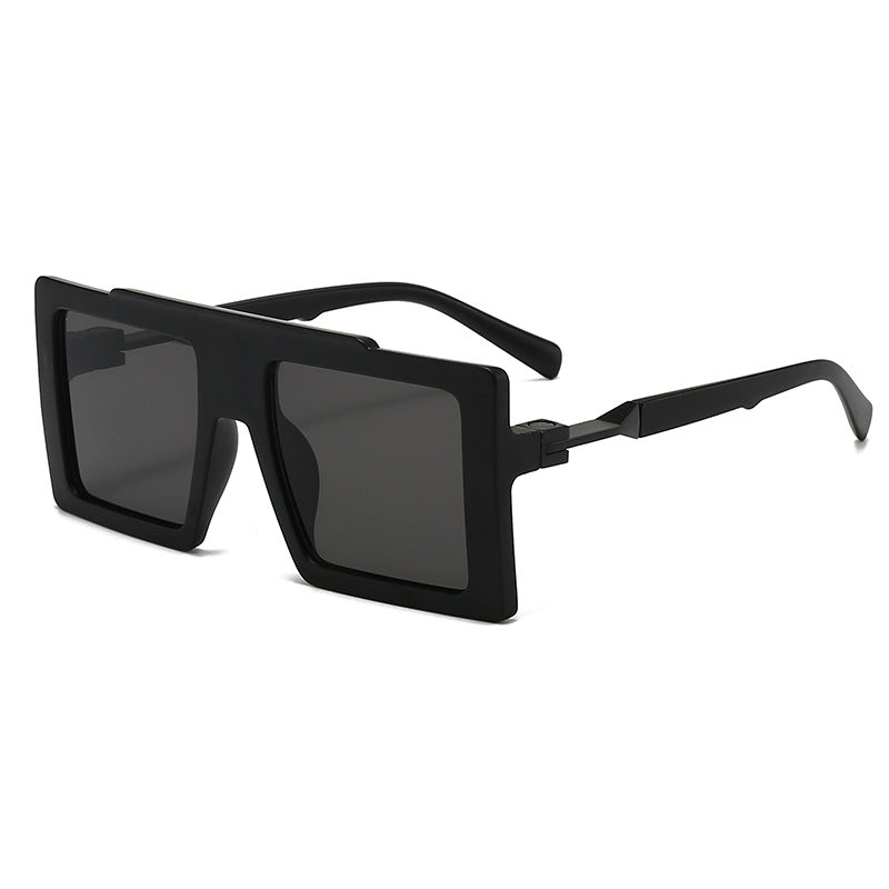 Dame moteriktig solbrille med rektangulær ramme Skanto