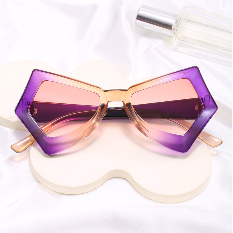 Dame polygonal solbrille i ekstravagant design Skanto