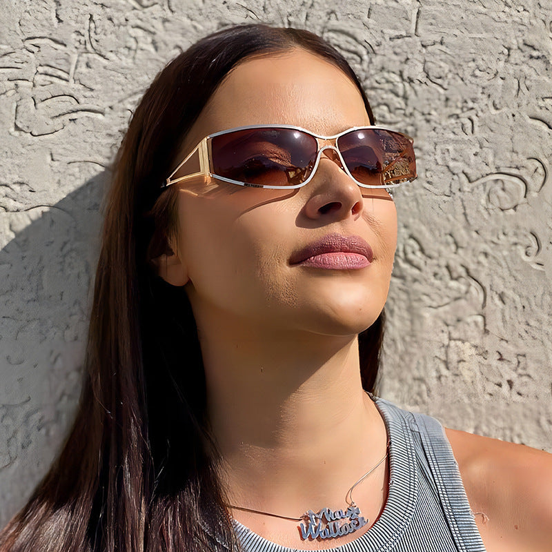 Damer Sporty Solbriller med elegant ramme Skanto
