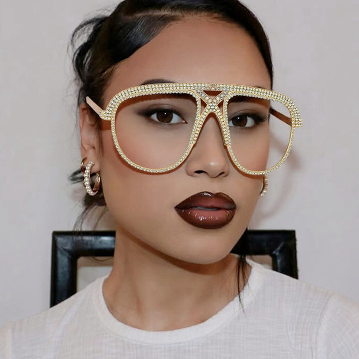 Dame Glamorøs oversized solbrille med glitrende krystallramme Skanto