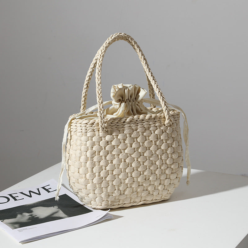 Håndlaget mini kurv handbag med stilfullt flette mønster Skanto