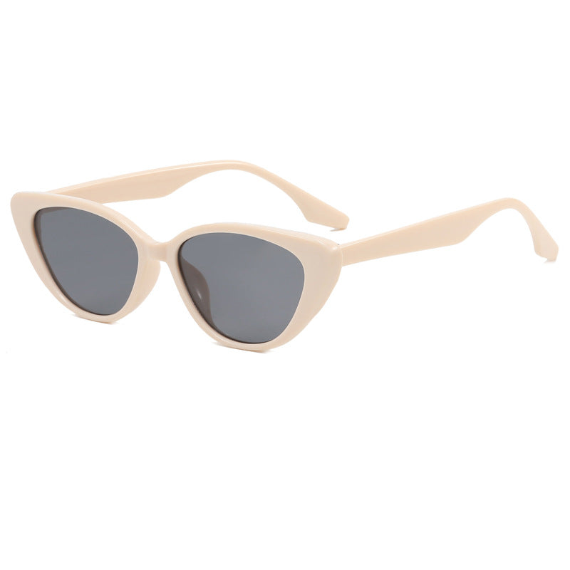 Dame Kattøye Solbrille med moderne ramme Skanto