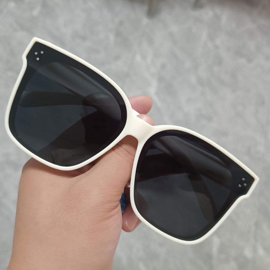 Damer oversized solbriller i moderne design Skanto