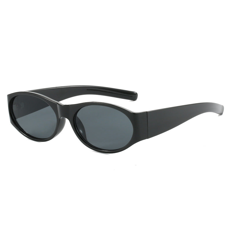Dame motesolbrille med elegant, oval design og UV-beskyttelse Skanto