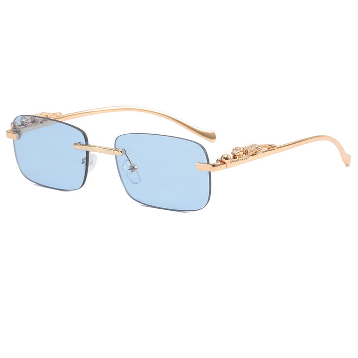 Dame designer solbrille med fin metallramme og luksuriøse detaljer Skanto
