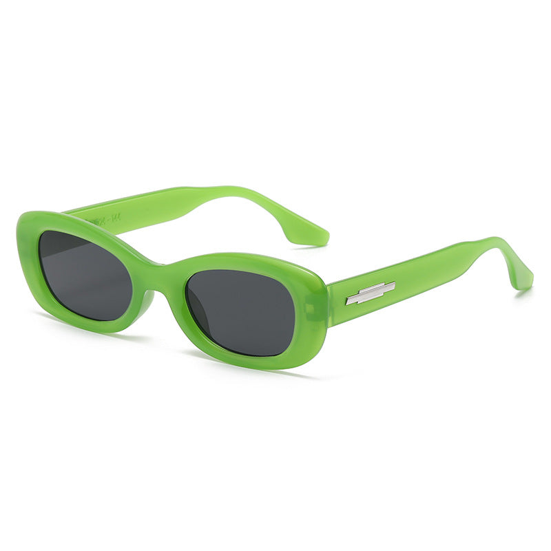 Dame modisk solbrille med oval rammeform og UV-beskyttelse Skanto