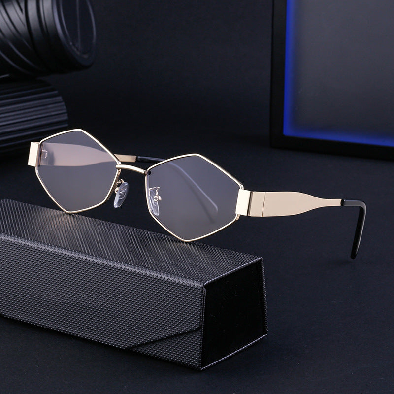 Dame geometrisk solbrille med moderne ramme Skanto