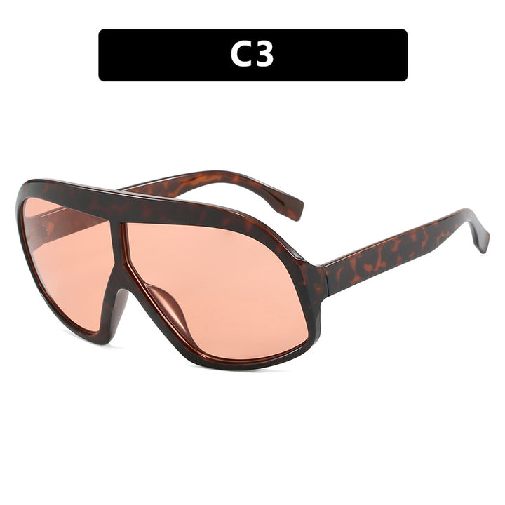 Dame moteriktig sports-solbrille i futuristisk design Skanto