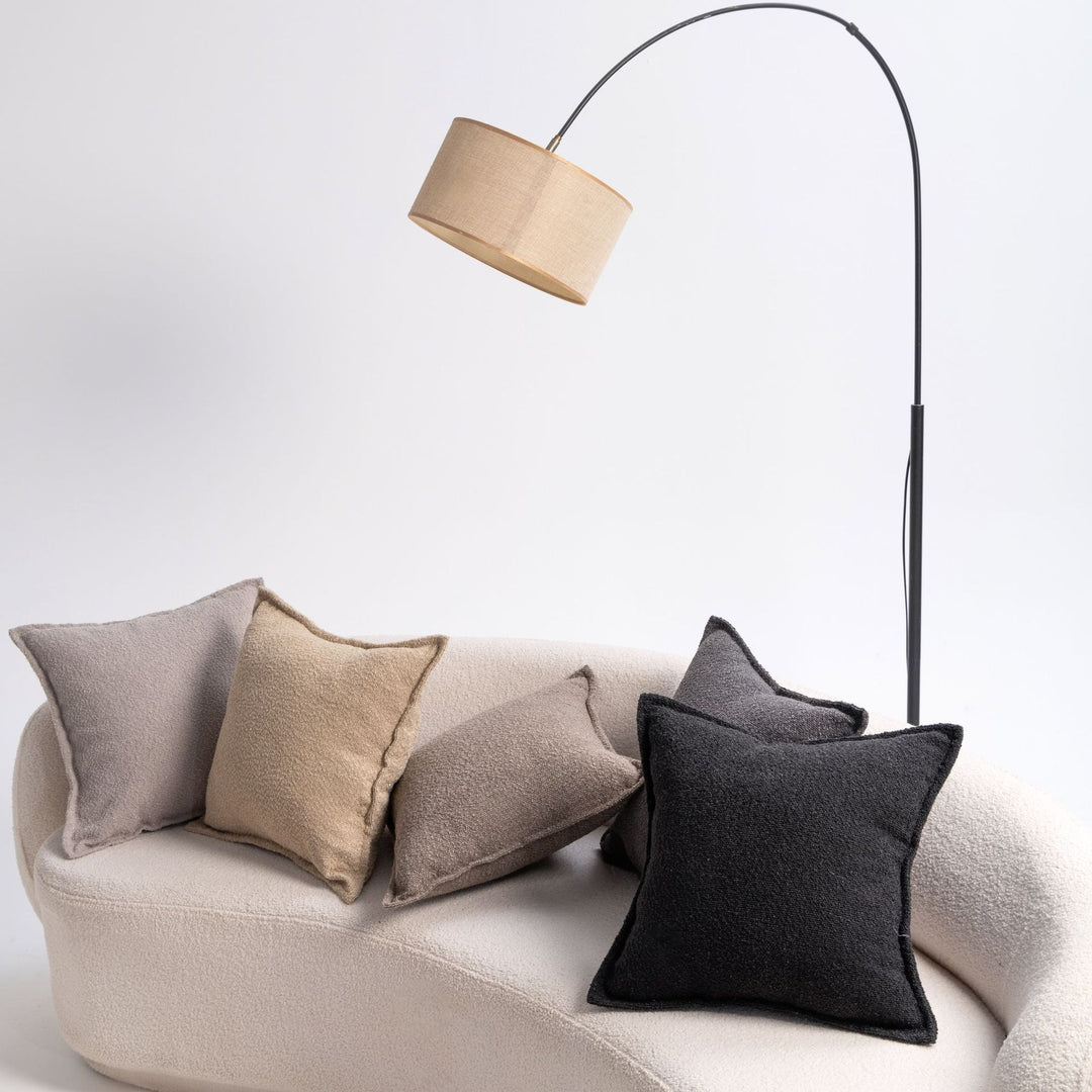 Kvinnens kosepute med moderne strukturell design Skanto