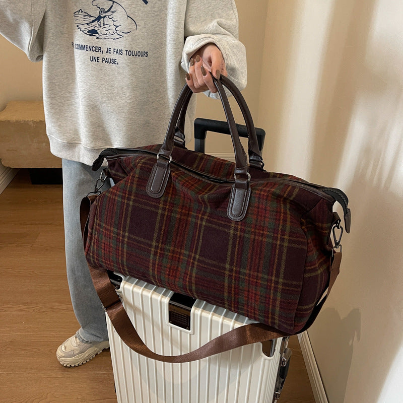 Sporty multi-purpose duffel bag with robust interior and durable handles Skanto