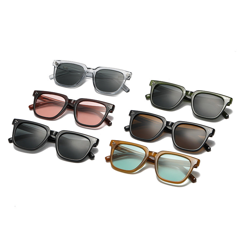 Dame solbrille i moderne kvadratdesign med polariserte linser Skanto