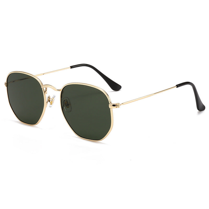 Dame Oversized solbriller med elegant gullmetallramme og solid UV-beskyttelse Skanto
