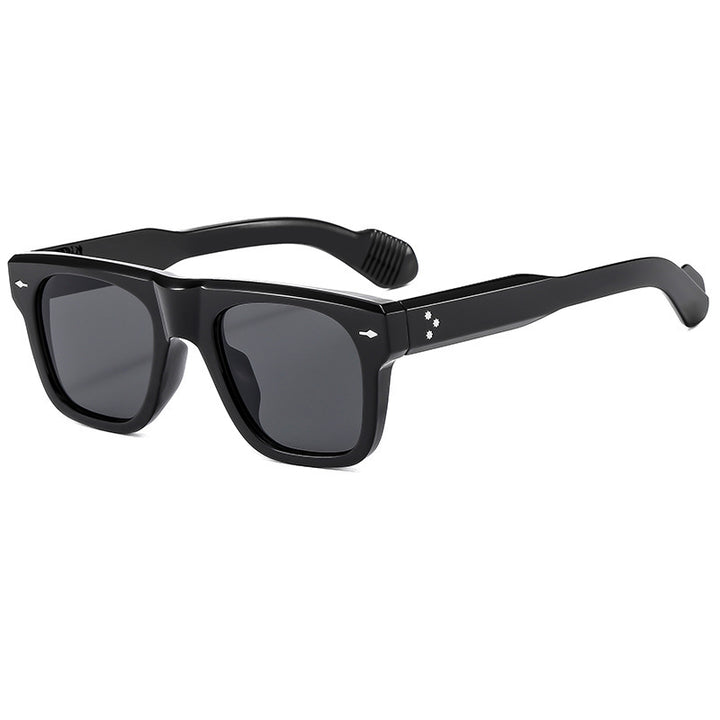 Dame solbrille i urbant stil med gule glass Skanto