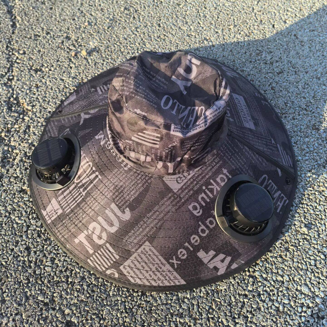 Ventilert solhatt med integrerte solfaner og bred brem Skanto
