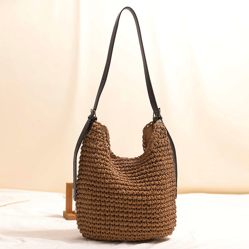 Lett handbag med bred skulderstropp Skanto