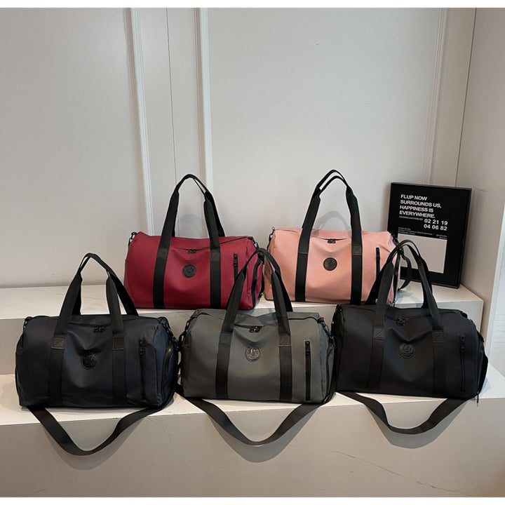 Sports bag with reinforced zipper and side pocket Skanto