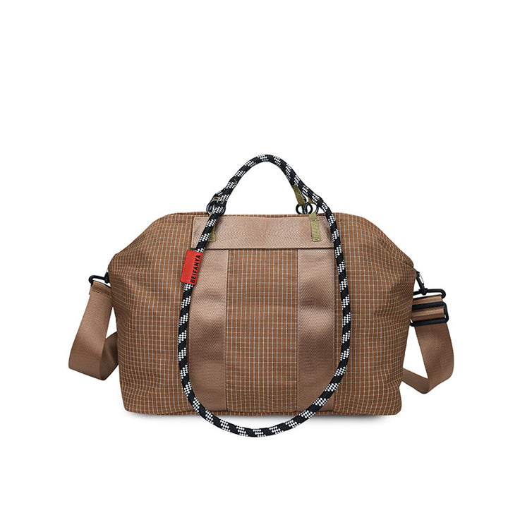 Stylish Sports Bag with Adjustable Shoulder Strap Skanto