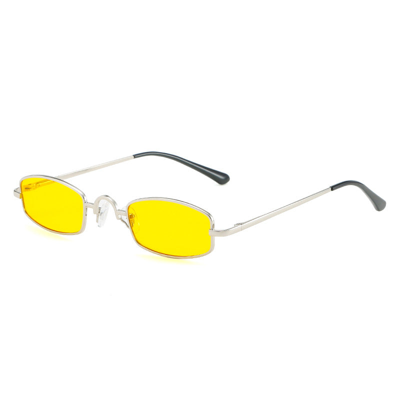 Dame fashion solbrille i futuristisk design Skanto