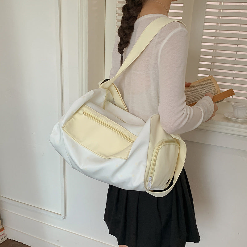 Sporty crossbody bag with practical storage pockets Skanto
