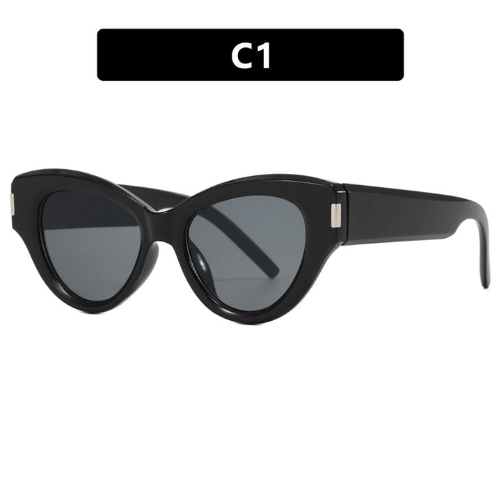 Damer stilige Cat-Eye solbriller med transparent ramme Skanto