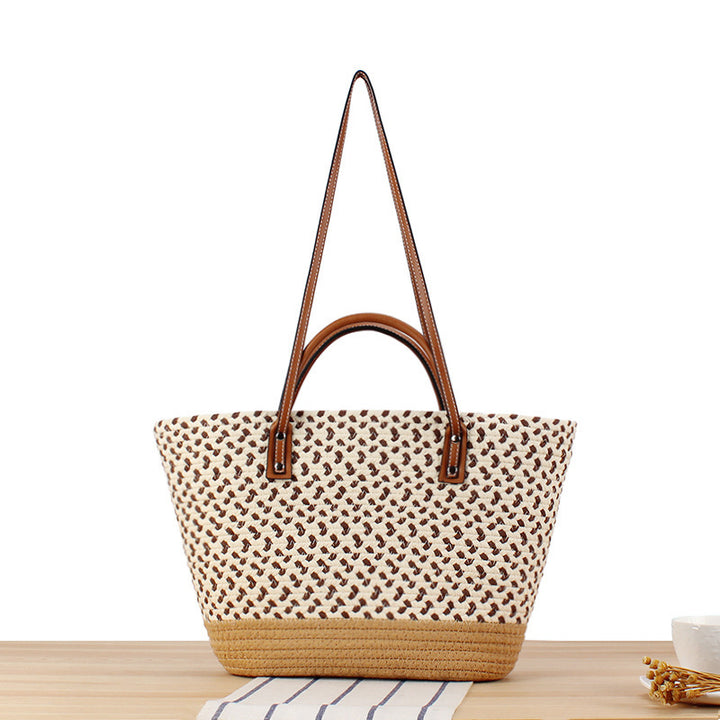 Spacious tote bag made of hand-woven natural material Skanto