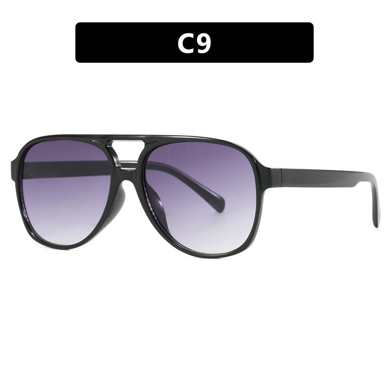 Damer oversized solbrille i sporty-elegant design Skanto