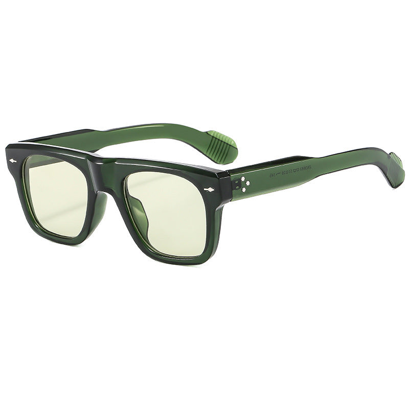 Dame solbrille i urbant stil med gule glass Skanto