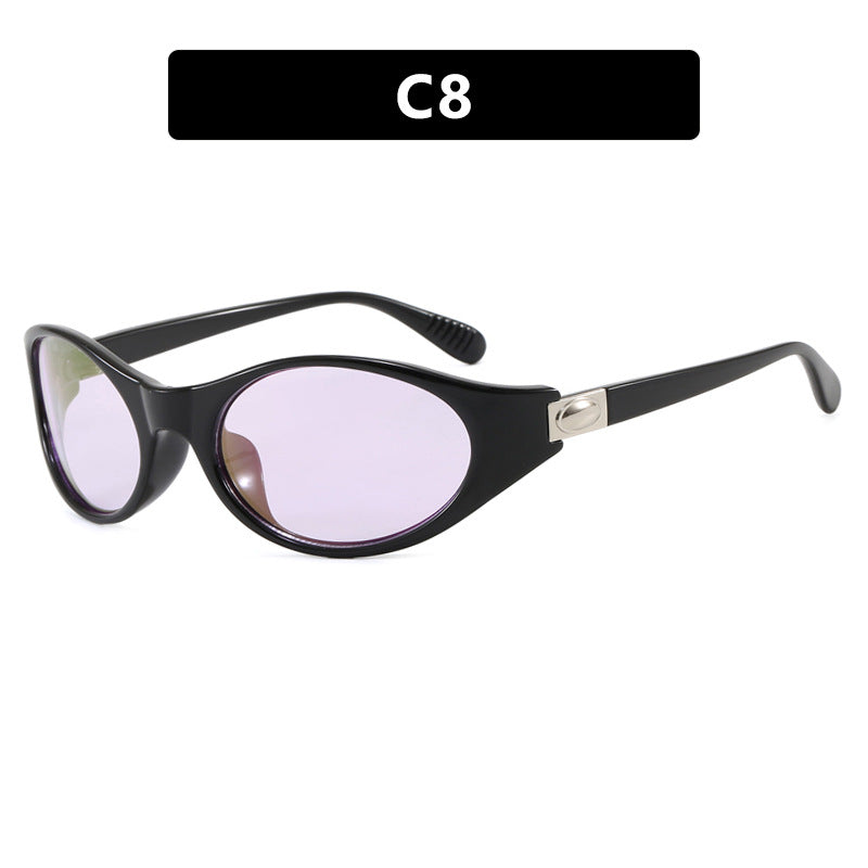 Dame stilfull solbrille i elegant ovalt design med beskyttende UV-filter Skanto