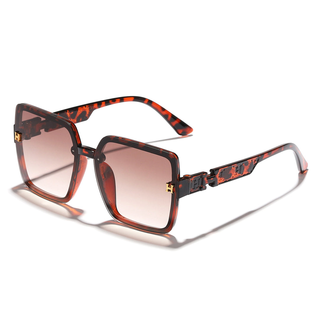 Dame oversized moteriktig solbrille med elegant fargeovergang Skanto