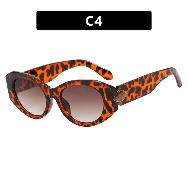 Dame elegant solbrille med stilige konturer Skanto