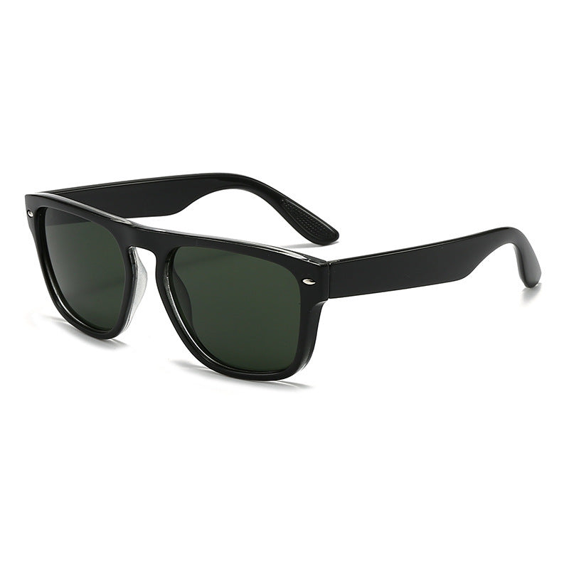 Damer Klassisk solbrille i moteriktig rektangulært design Skanto