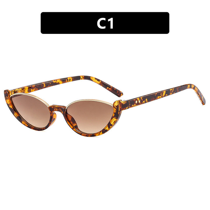 Dame Cat-Eye solbriller med speilte glass og elegant ramme Skanto