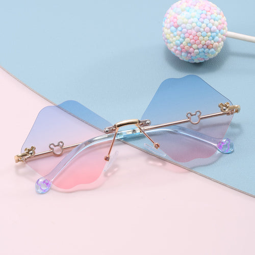 Dame geometrisk oversized solbrille med detaljerte, luksuriøse rammer Skanto