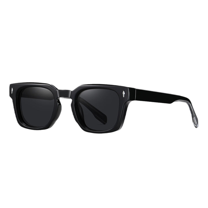 Dame moteriktig solbrille med firkantet ramme og gradientlinser Skanto