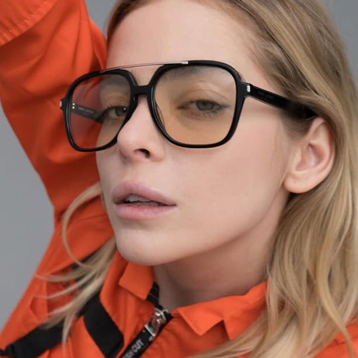 Dame kvadratisk solbrille med beskyttende UV-filter og elegant ramme Skanto