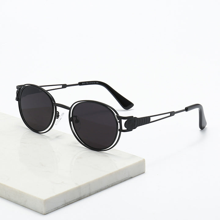 Dame solbrille med moderne metallramme og komfortable nesepads Skanto