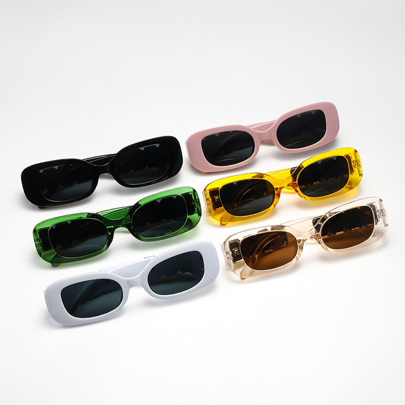 Dame mote solbrille med glamorøs ramme Skanto