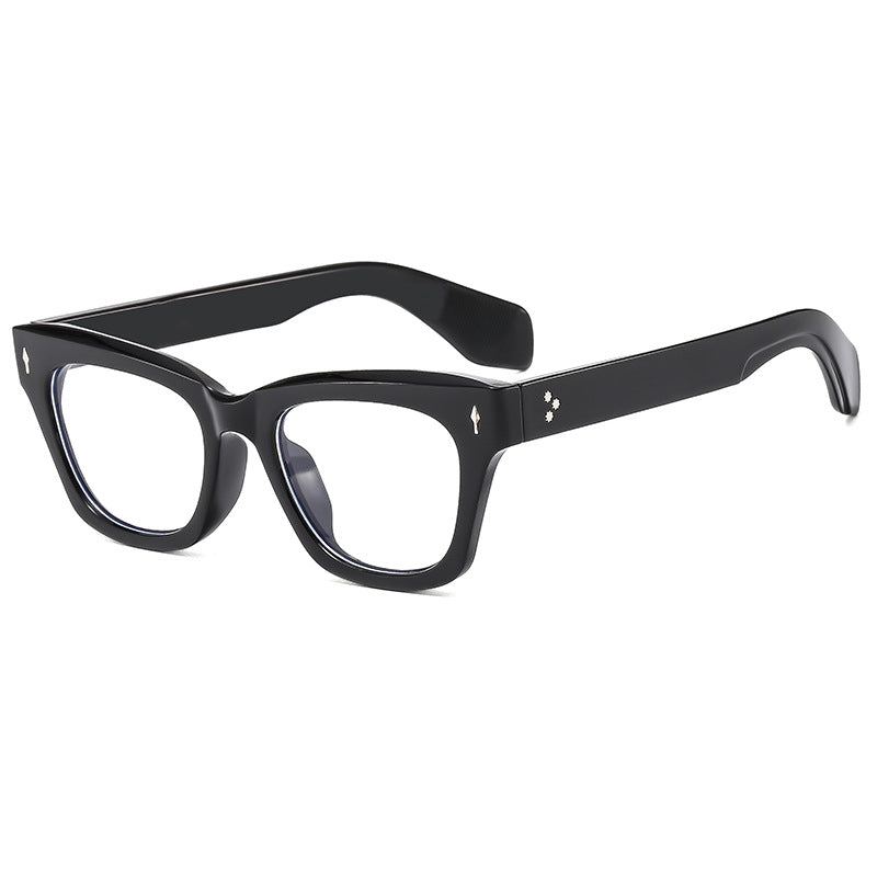 Damer Cat-Eye solbrille med moderne, transparent ramme og UV-beskyttelse Skanto