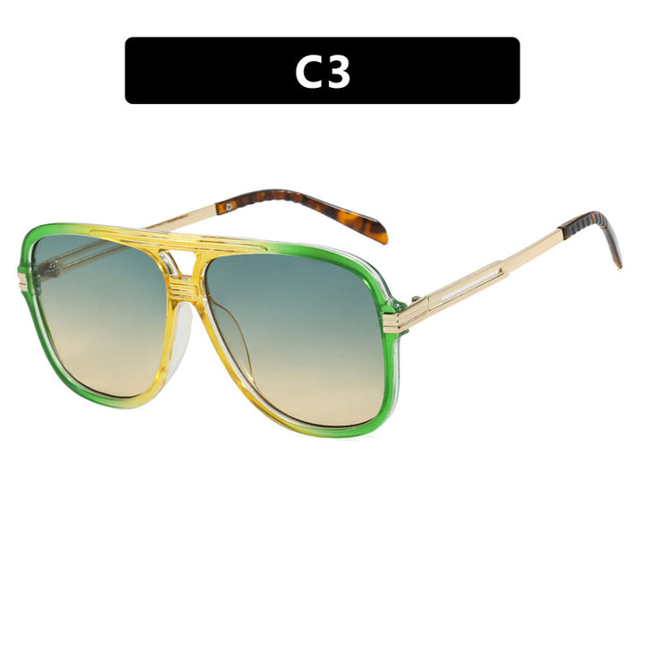 Dame oversized moteriktig solbrille med robust og elegant design Skanto