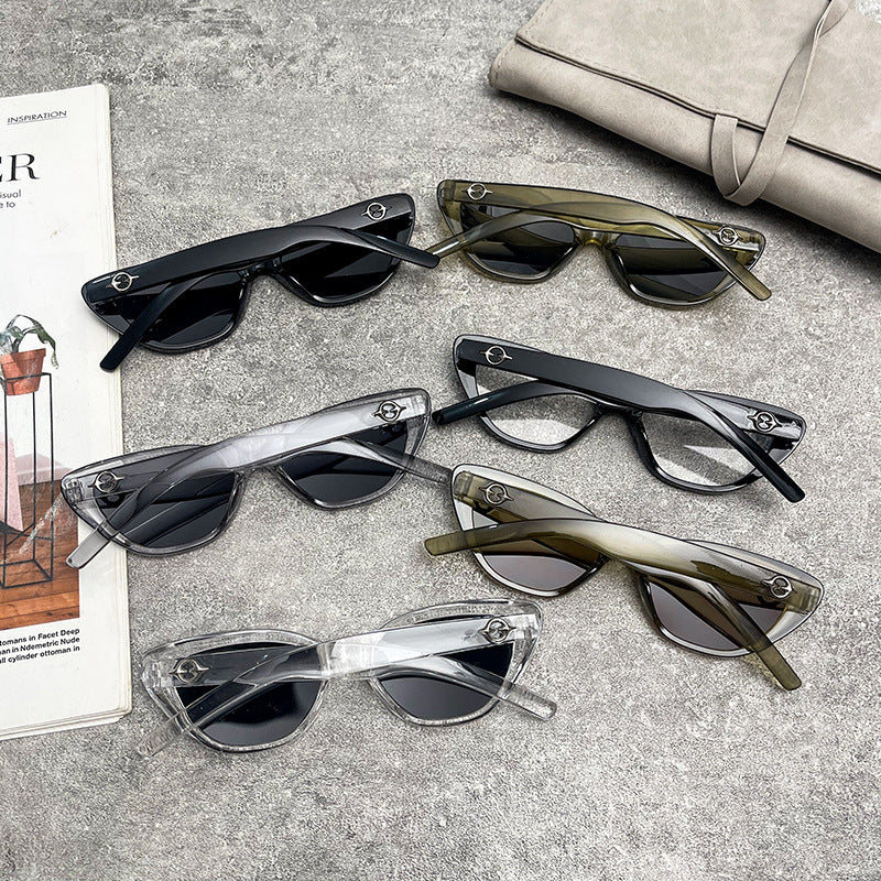 Dame Cat-Eye solbriller med UV-beskyttelse og robust ramme Skanto