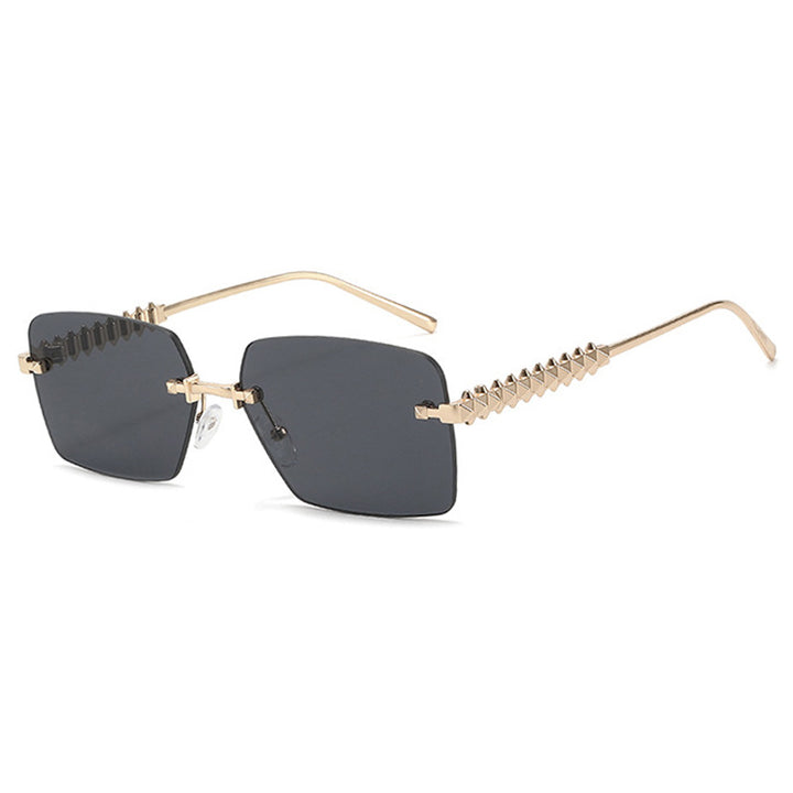 Dame moteriktig solbrille med unikt og dekorativt ramme Skanto