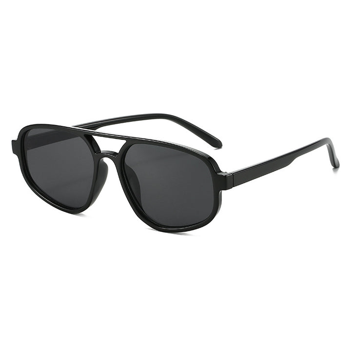Dame moteriktig solbrille med bred ramme og UV-beskyttelse Skanto