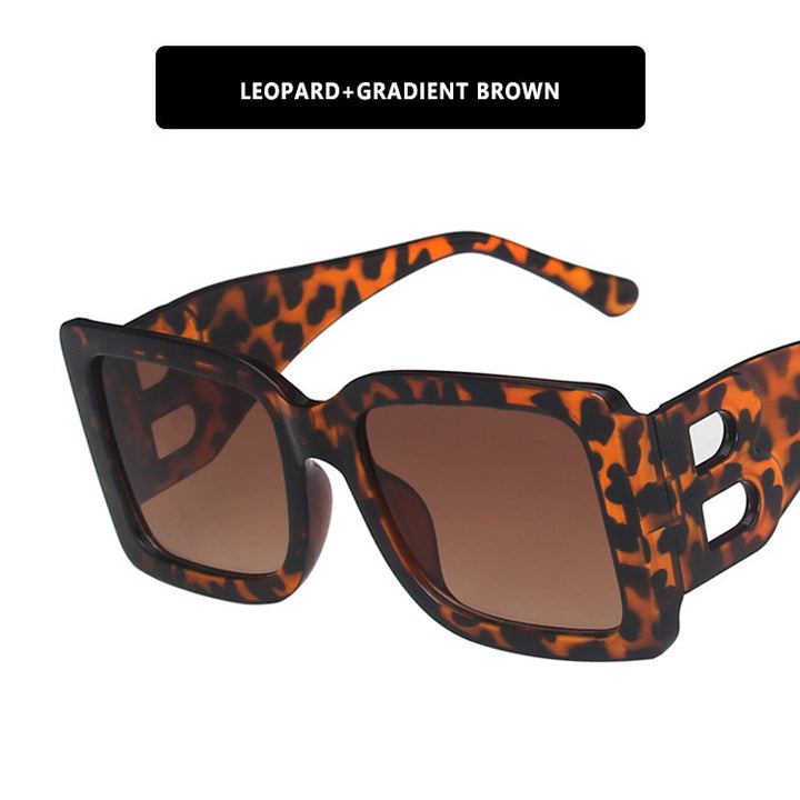 Dame moteriktig solbrille i trendy leoparddesign Skanto