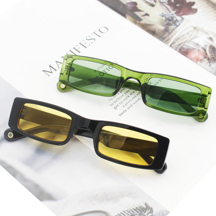 Damer moteriktig rektangulær solbrille med strukturert ramme Skanto