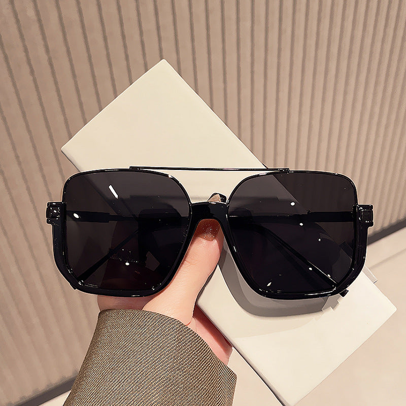 Damer oversized solbriller med trendy kvadratisk ramme og beskyttende UV-filter Skanto