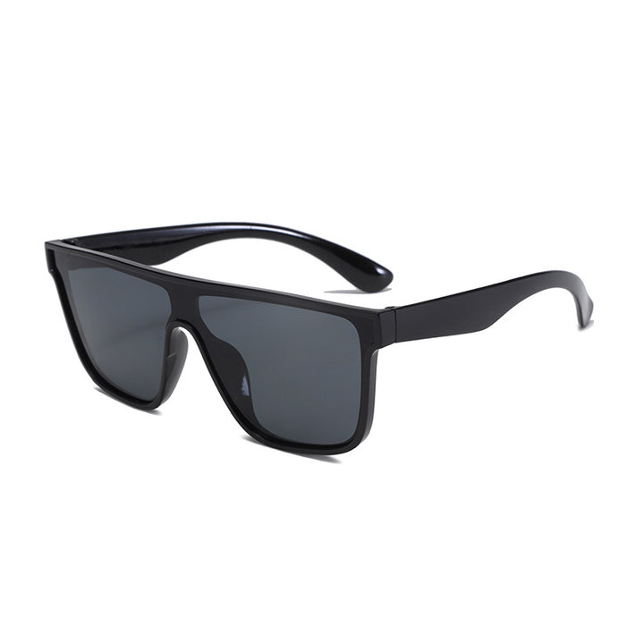 Dame Sporty solbriller med bred ramme og polariserte linser Skanto