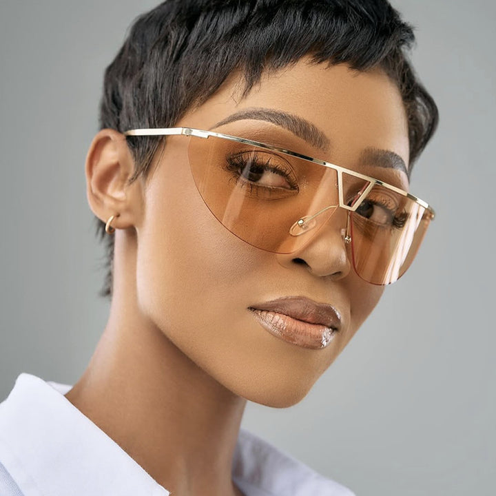Dame futuristisk solbrille med beskyttende metallramme Skanto