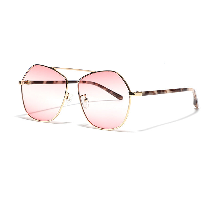 Dame geometrisk solbrille med luksuriøs metallramme Skanto