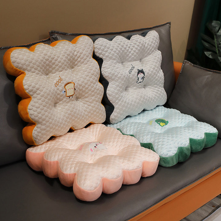 Plush sittepute med morsomt dyremotiv Skanto